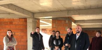 Šerutno Kurto Duduš thaj prestavnikoja taro UNDP sas ki vizita ki Šutka te dikelpes đji kaj o lačharibe e Gradinkako ,,8 –mi April“