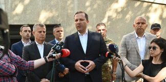 O Ministeri baś andrune bukija avdive ani vizita ko hospitalizirime policajcoja..
