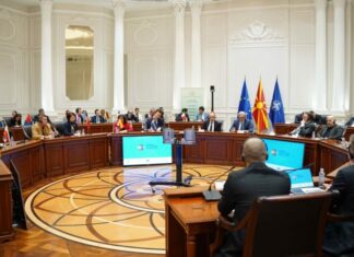 1200 стипендии за средношколци и 150 за студенти Роми – засилена поддршка за инклузивно образование