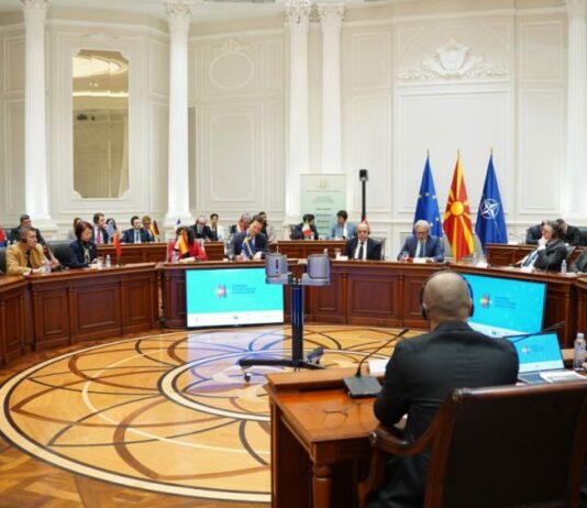 1200 стипендии за средношколци и 150 за студенти Роми – засилена поддршка за инклузивно образование