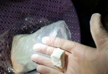 Sikhlenge(ućenikoja)delape milja denarija te biknen droga ki śkola..