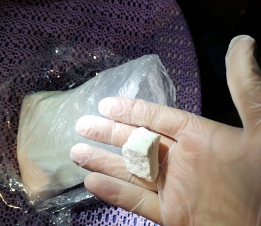 Sikhlenge(ućenikoja)delape milja denarija te biknen droga ki śkola..